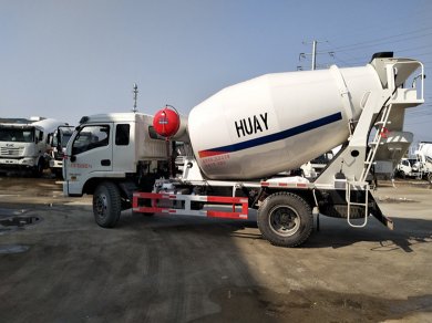 跃进7方搅拌车